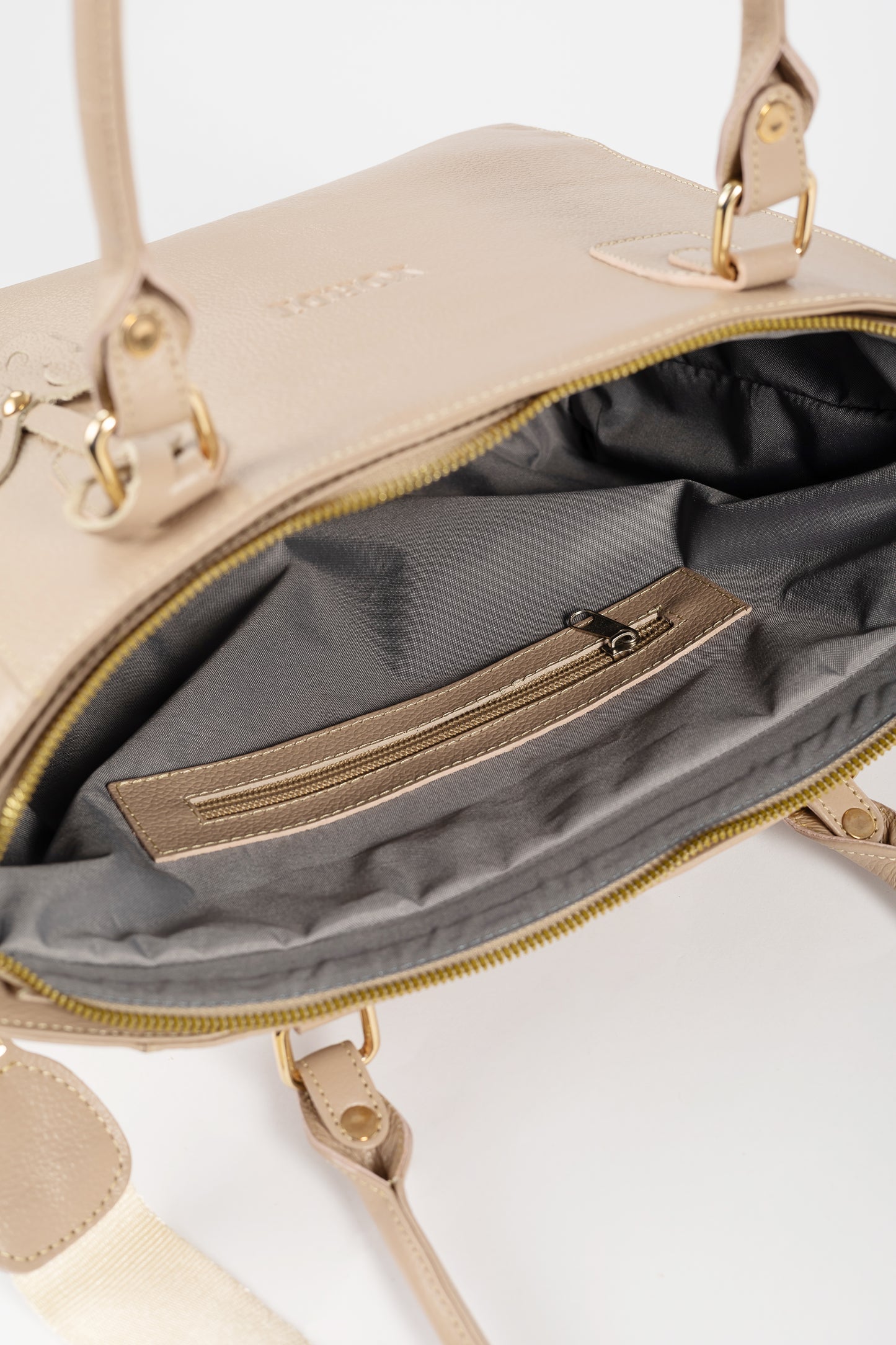 CARTERA BIG LADY (NUDE)