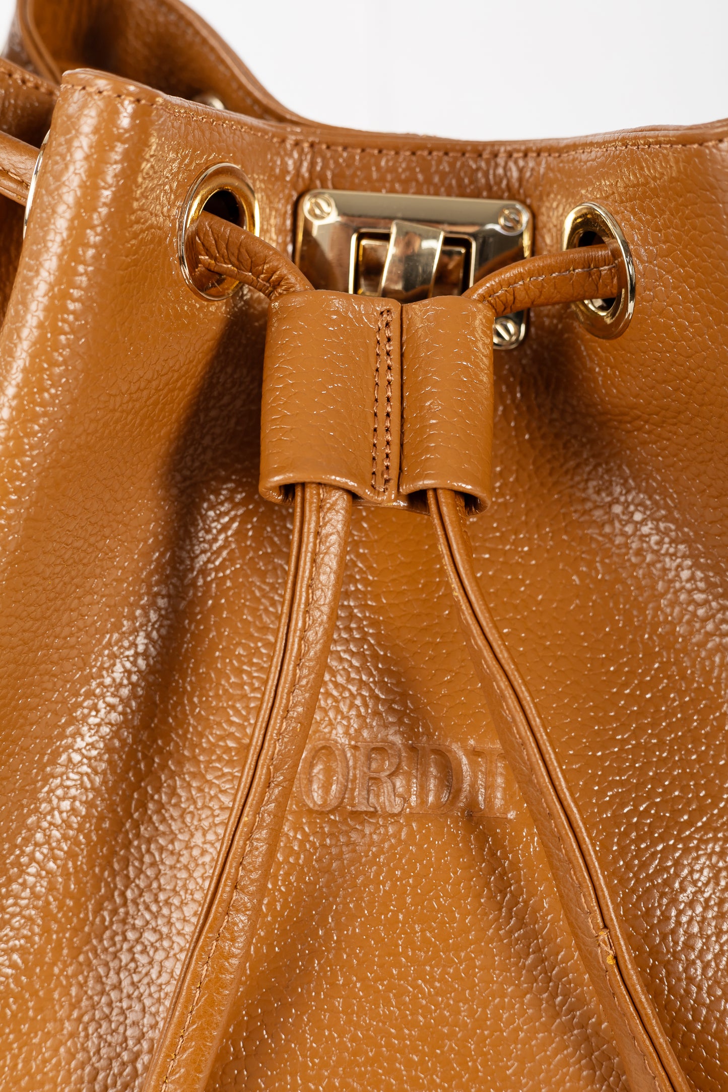 GRAN BUCKET (CAMEL)