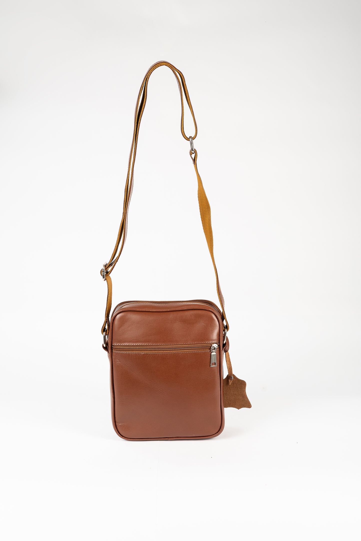 BOLSO MANOS LIBRES ADRIANO (COÑAC)