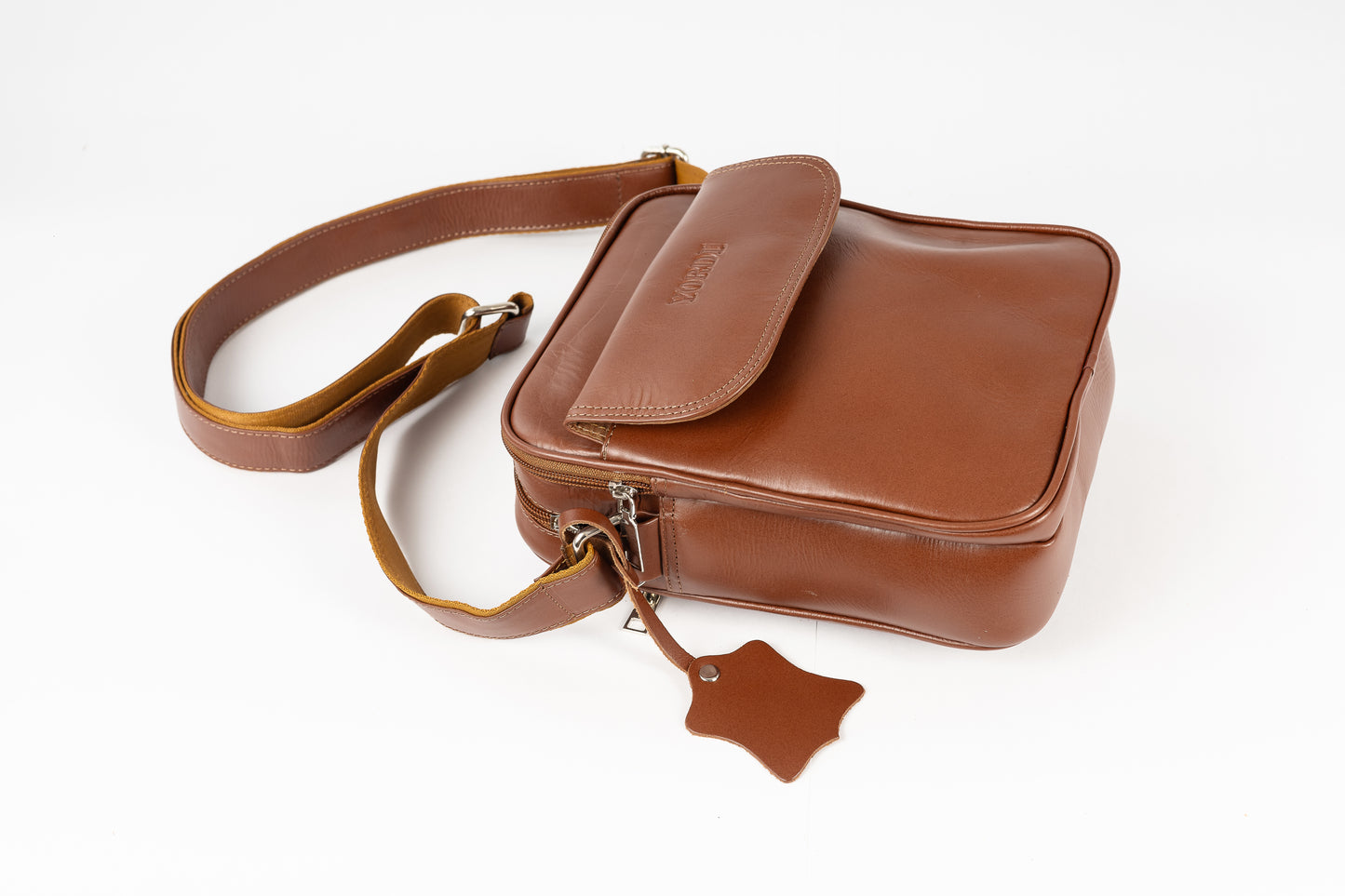 BOLSO MANOS LIBRES ADRIANO (COÑAC)