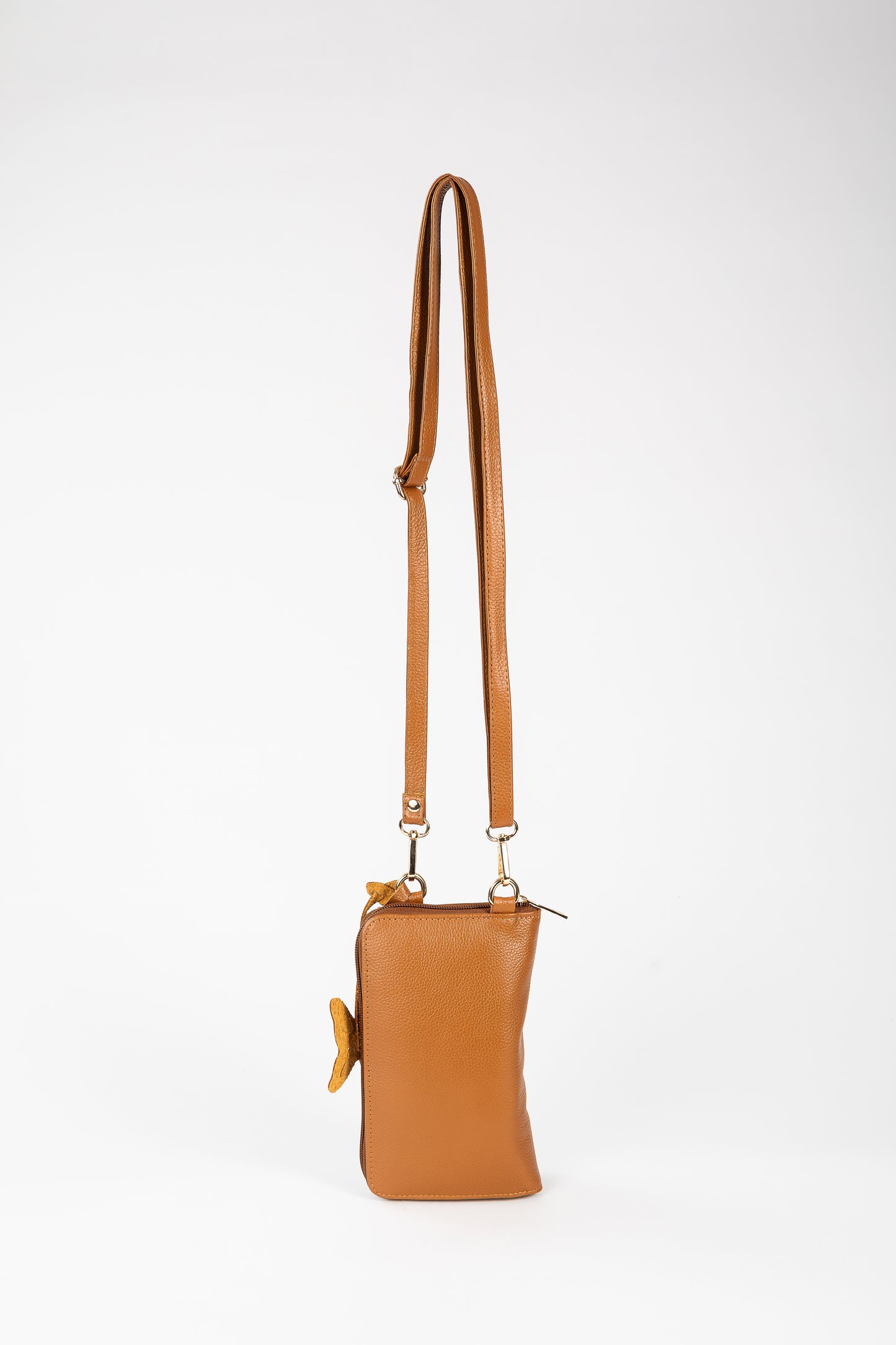 BILLETERA MANOS LIBRES VERTICAL (CAMEL)