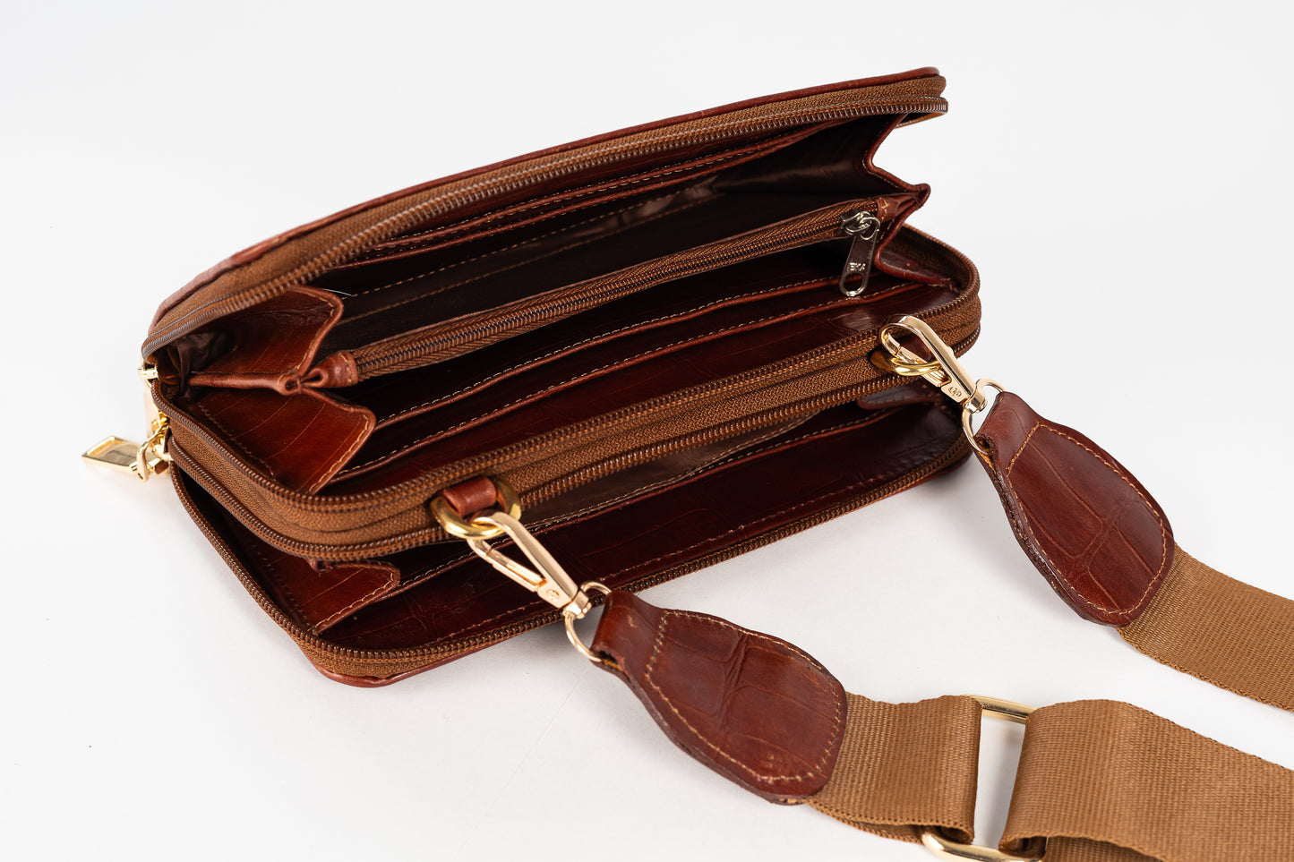 BILLETERA MANOS LIBRES BOLONIA (BORGOÑA)