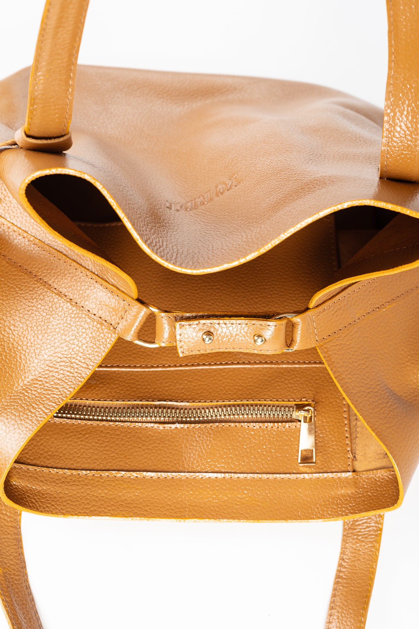 TOTE (CAMEL)