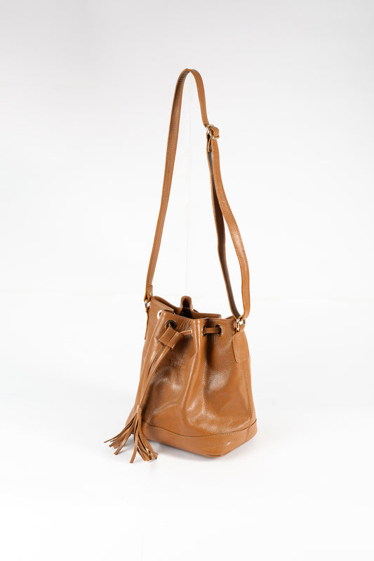 BUCKET (CAMEL)