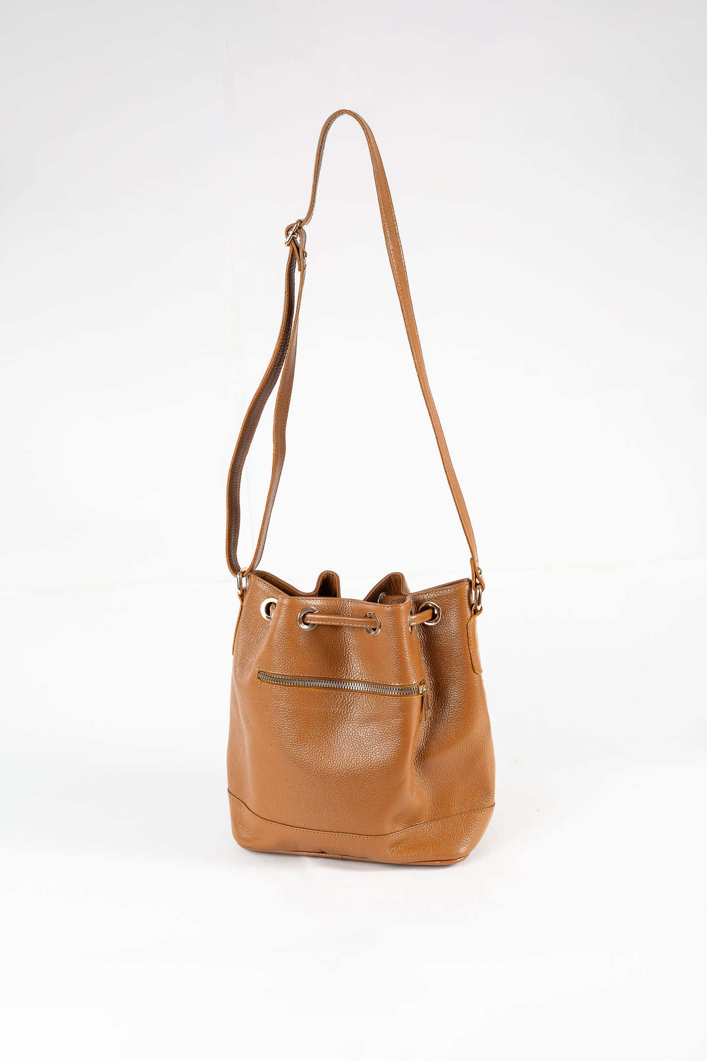 BUCKET (CAMEL)