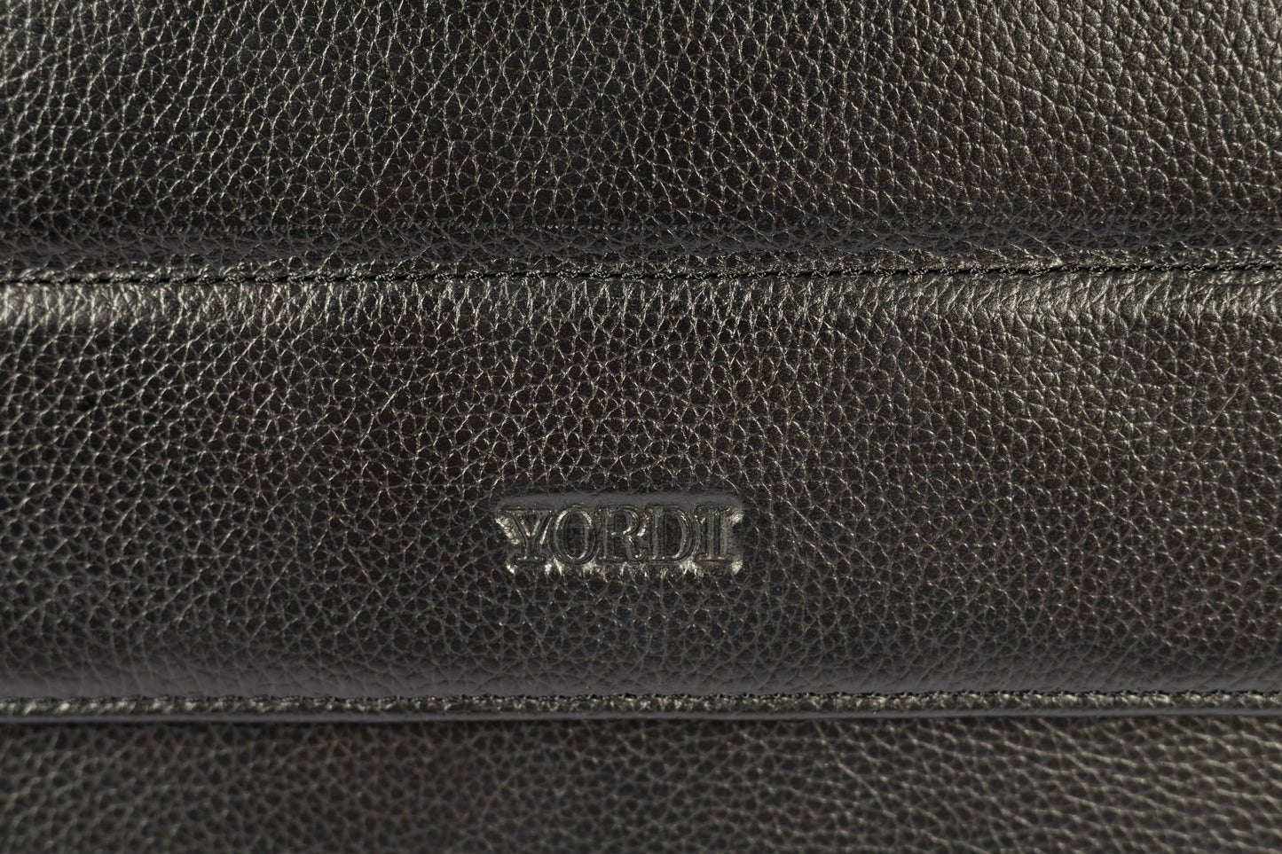 PORTA LAPTOP 17" (NEGRO FLOATER)