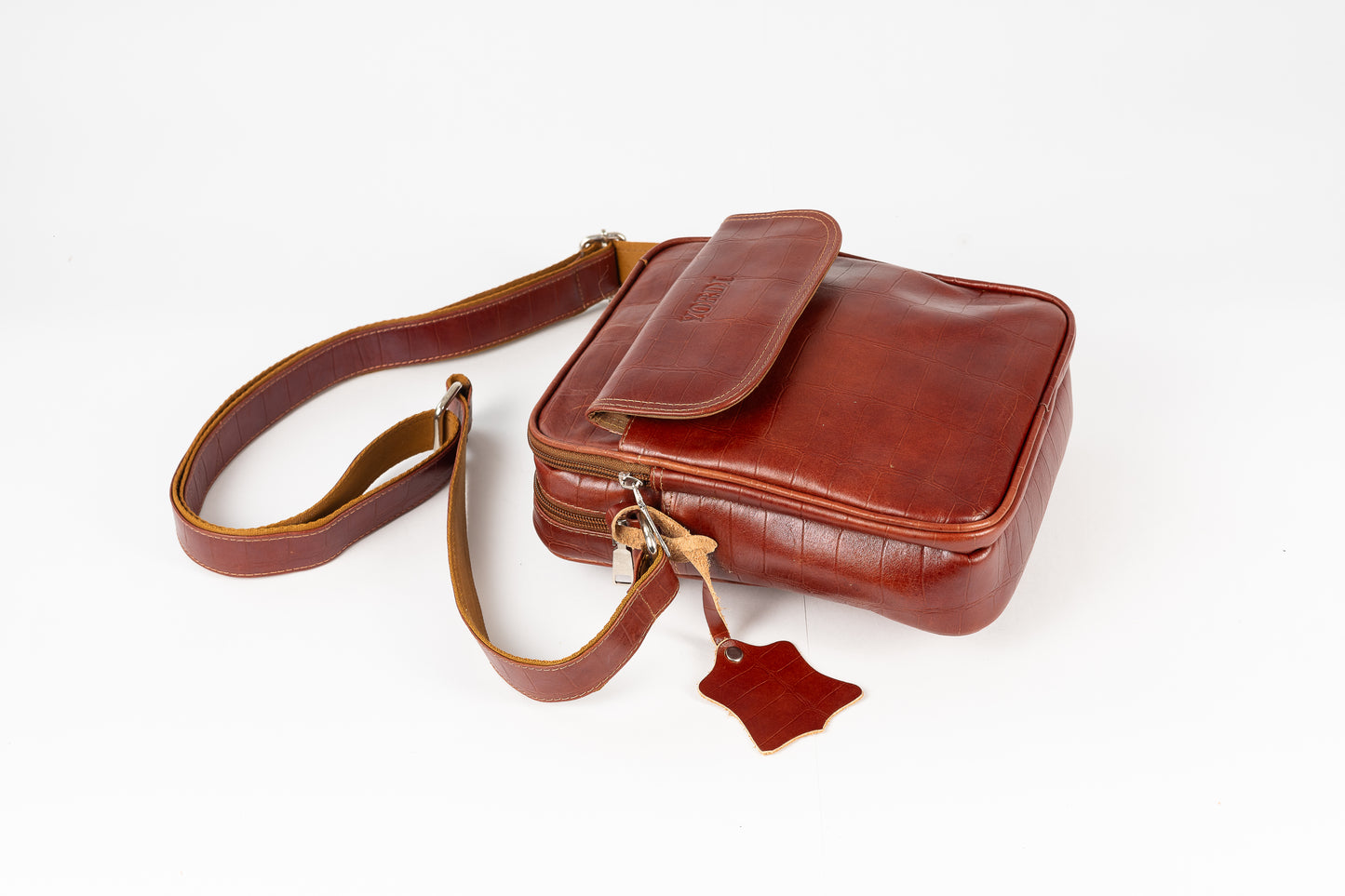BOLSO MANOS LIBRES ADRIANO (BORGOÑA)