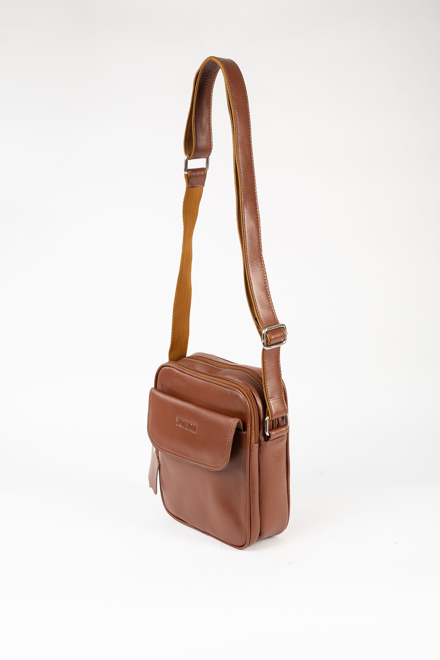 BOLSO MANOS LIBRES ADRIANO (COÑAC)
