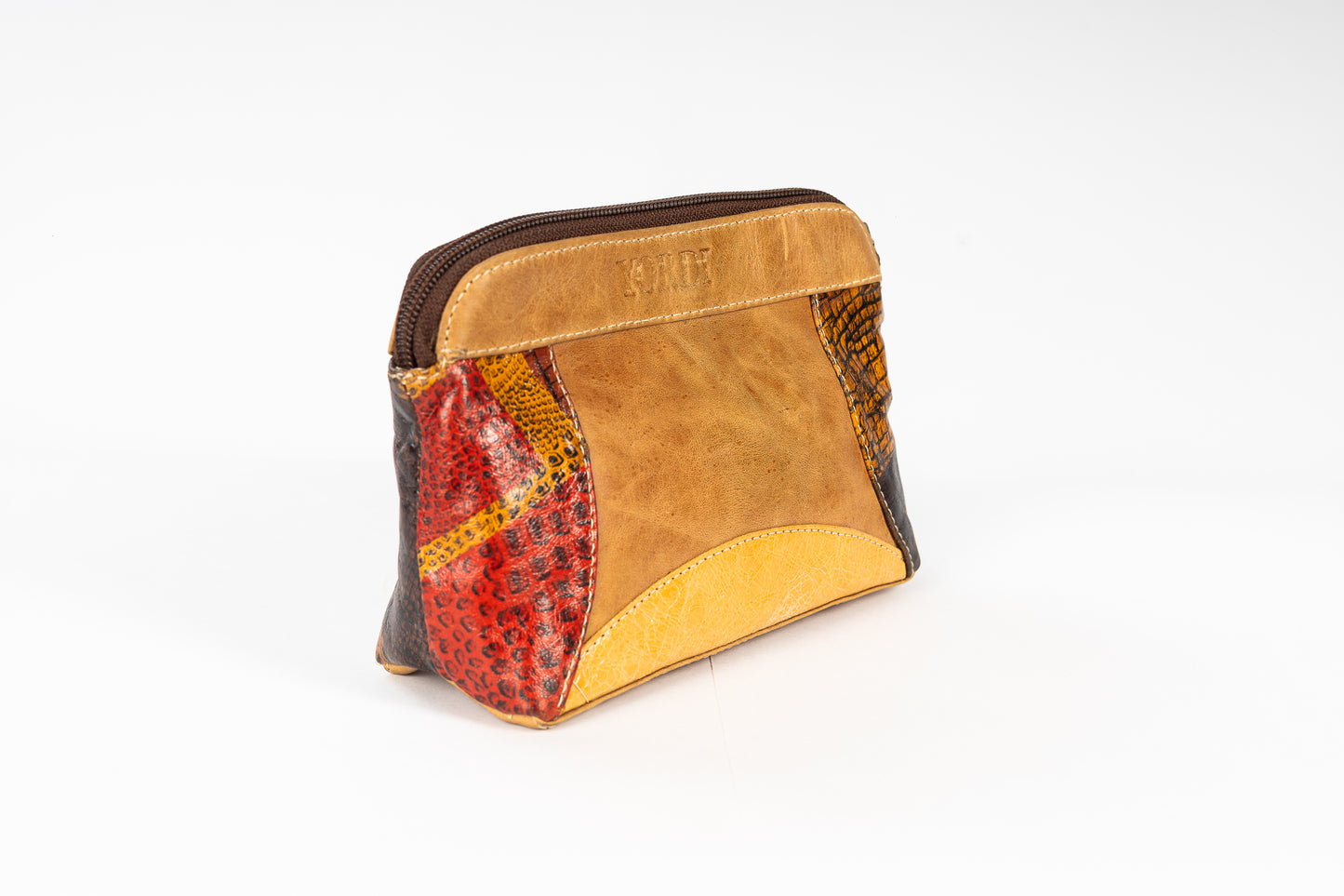 NECESER (CAMEL)